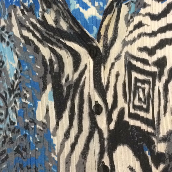 Violet & Claire pleated button-down blouse - Picture 2 of 3